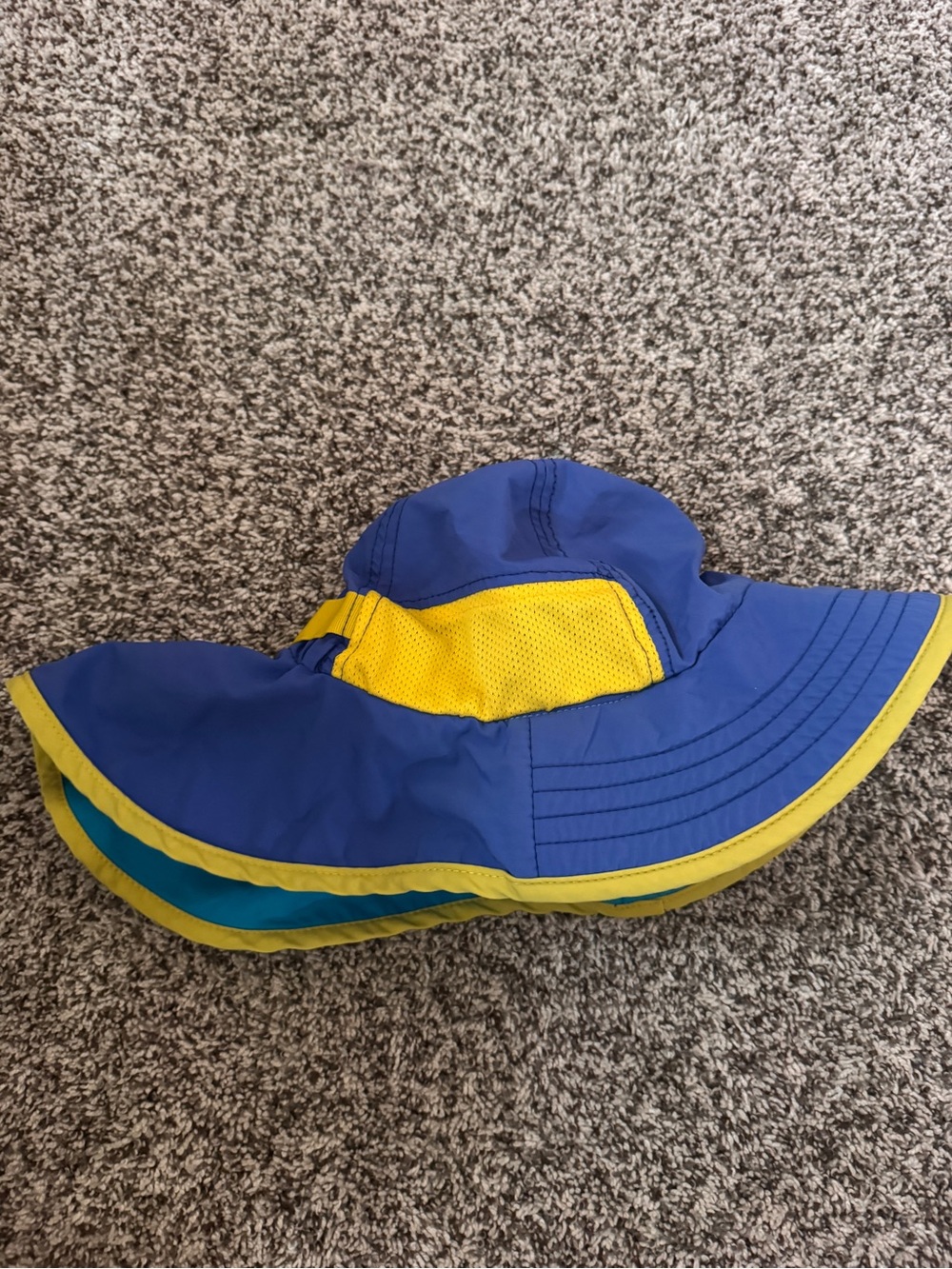 Banana Boat - kids Blue and Yellow Sun Hat - Lightweight Outdoor Protection 4-6x